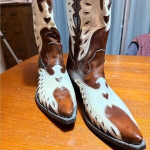 Vaquero Brown and Cream Western Boots.